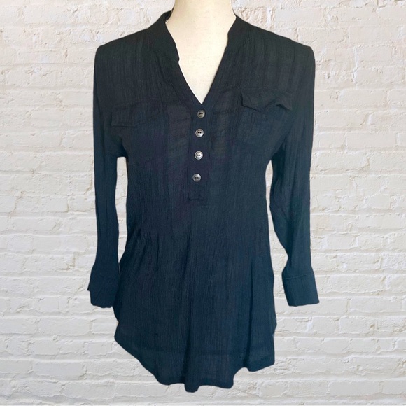 SIGNATURE STUDIO TEXTURED BLOUSE TOP W/ ADJUSTABLE SLEEVES & POCKETS - Picture 1 of 11